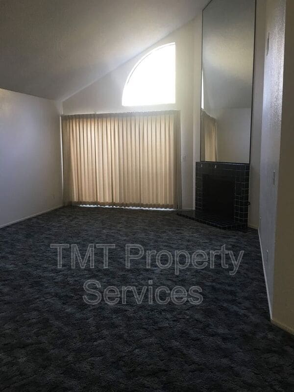 Building Photo - 1516 Oakridge Park Rd