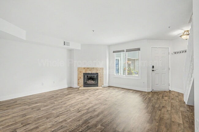 Building Photo - 1330 S Monaco St Pkwy
