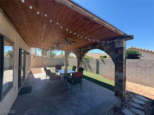 Building Photo - 9083 Red Lava Ct
