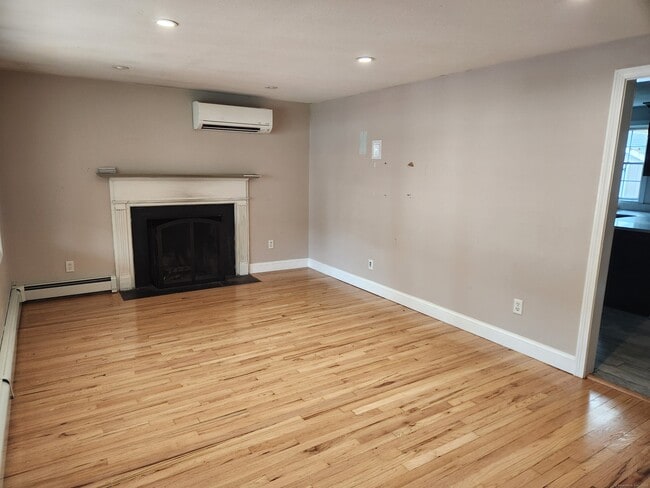 Building Photo - 62 Benton Ln