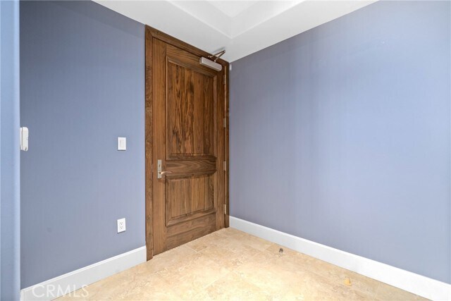 Building Photo - 3052 Scholarship