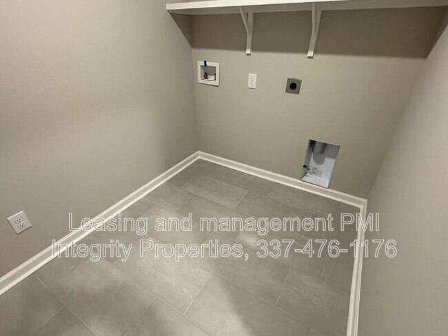 Building Photo - 226 Oak Heights