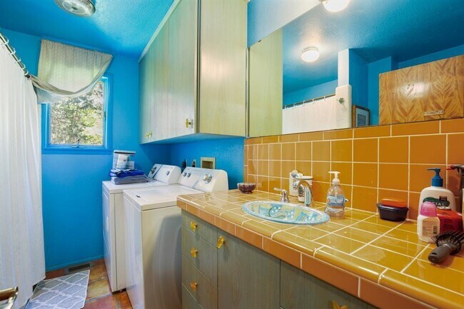 Building Photo - 5803 Rittenhouse Shore Dr