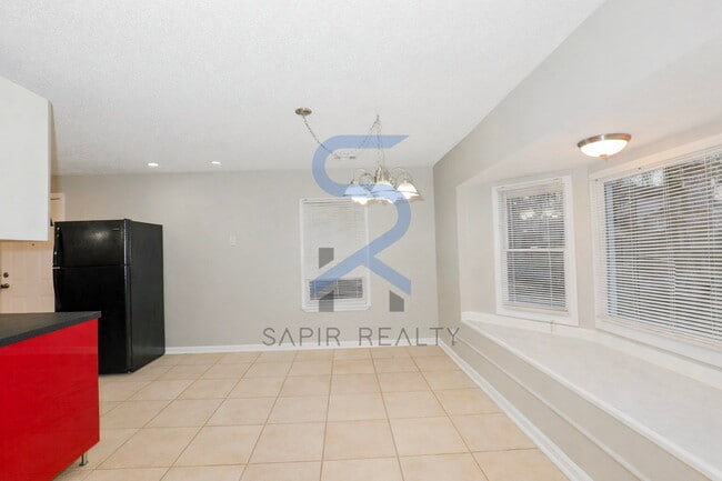 Building Photo - 2018 Pryor Rd SW