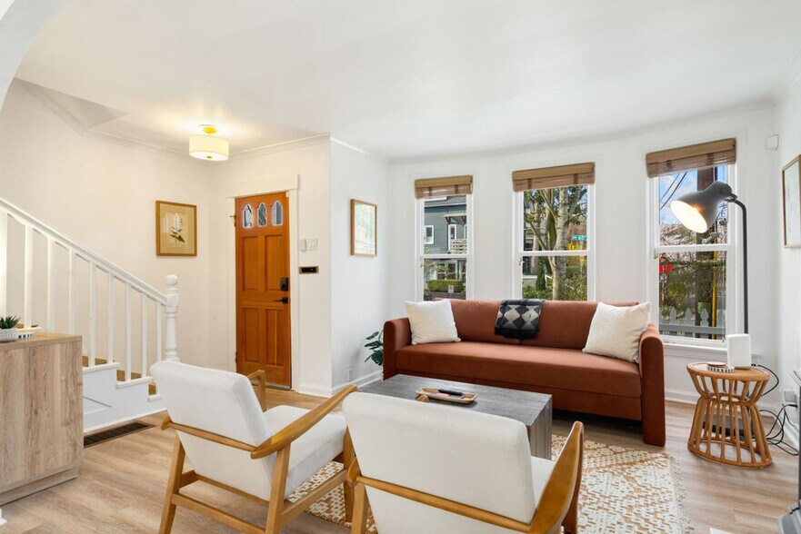 Primary Photo - 2751 NW 65th St