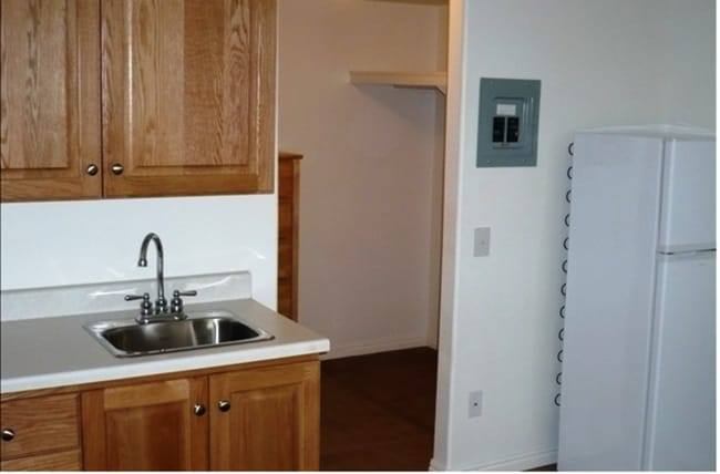 Building Photo - 1675 S State St