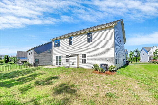 Building Photo - 2018 Sewall Ave SW