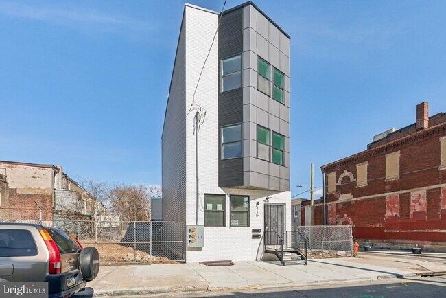 Building Photo - 415 W York St