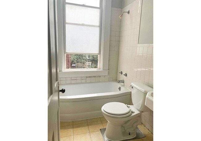 Roseanne-6 Bathroom - The Roseanne