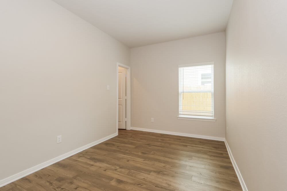 Building Photo - 15667 Plum Brk Dr