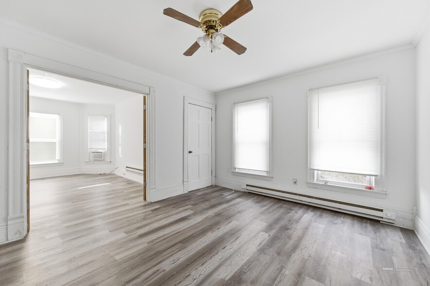 Building Photo - 107 Charles Ave