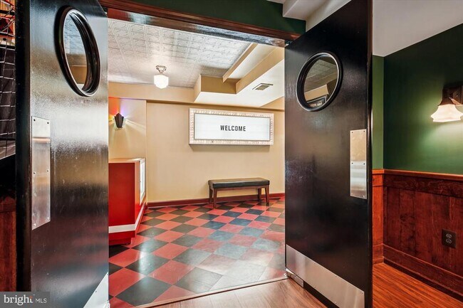 Building Photo - 9454 Newbridge Dr