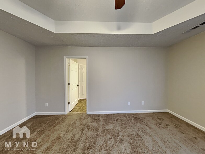 Building Photo - 2401 Pinyon St