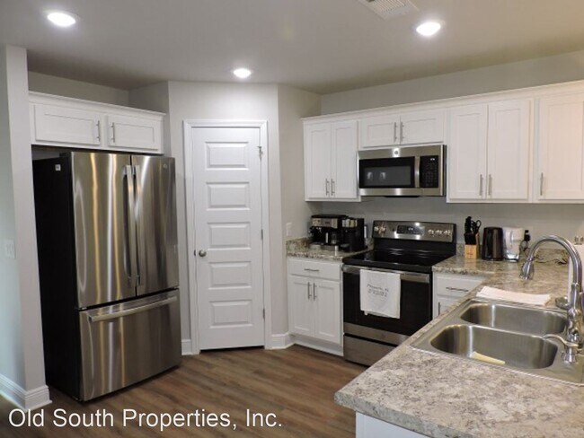 Building Photo - 3 br, 2 bath House - 500 W Ensley St