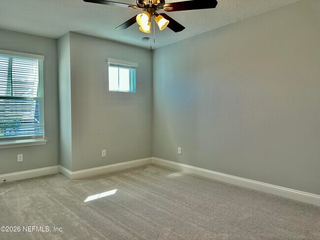 Building Photo - 124 Killarney Ave