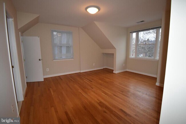 Building Photo - 3123 7th St N