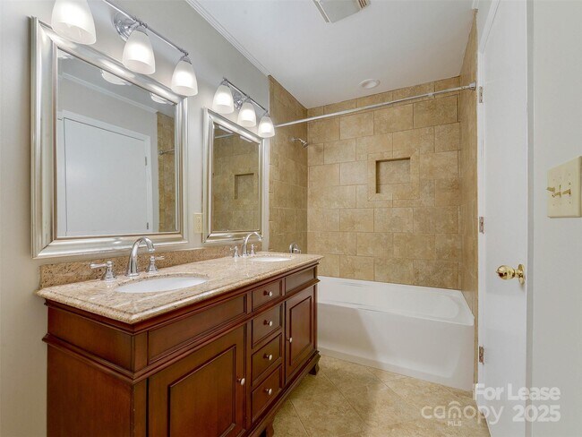 Building Photo - 3630 Moultrie St