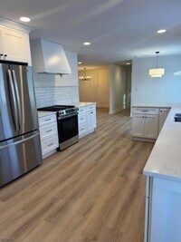 Building Photo - 19 Lavina Terrace