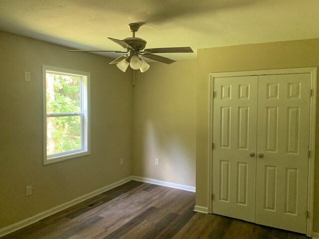 Building Photo - 544 Princess Dr
