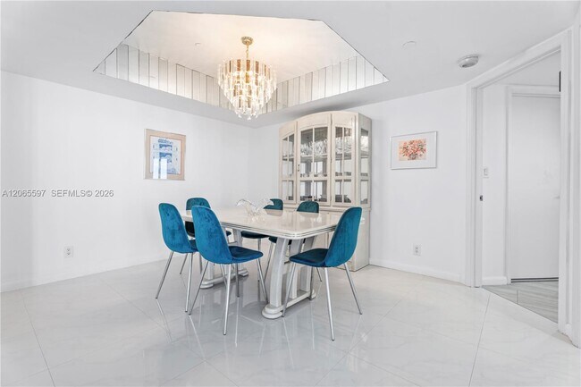 Building Photo - 16485 Collins Ave