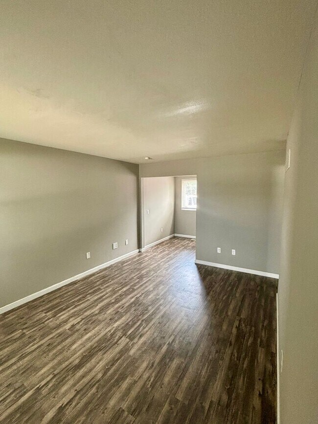 Building Photo - 100 Arlington Way