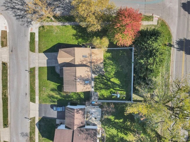 Building Photo - 5399 Thornburg Ct