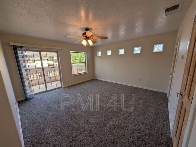 Building Photo - 511 Eugene Ct SE