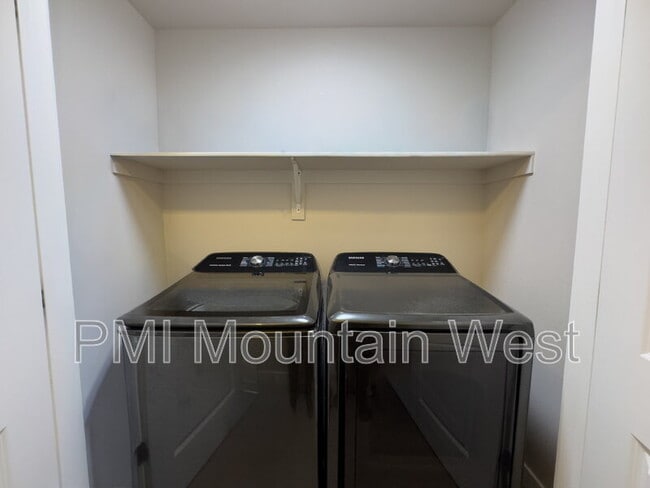 Building Photo - 7537 Russi Pl