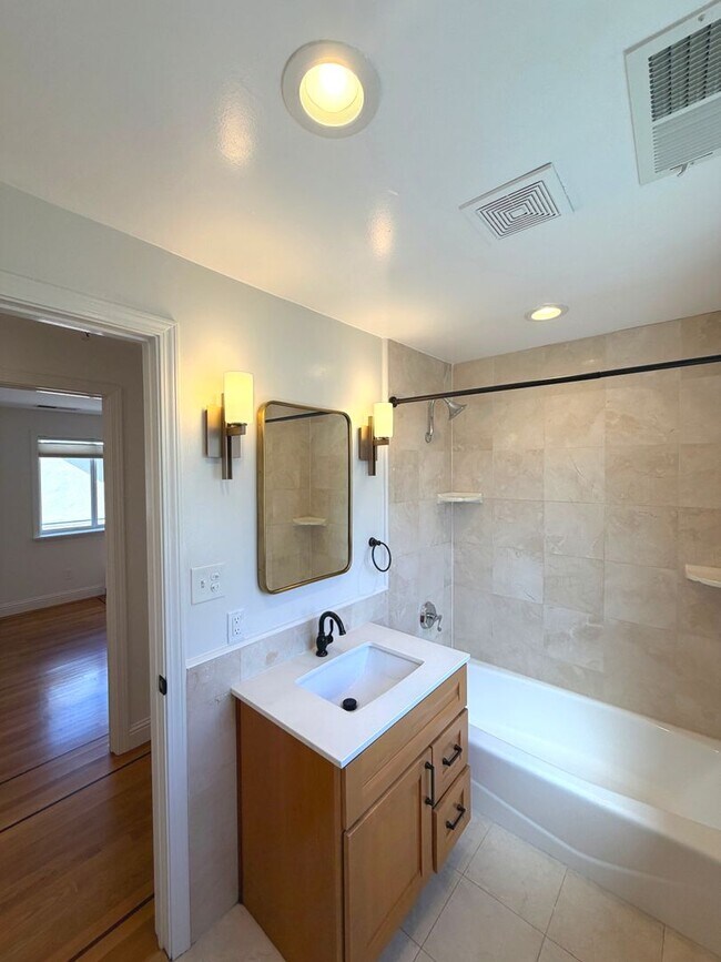 Building Photo - TOTAL REMODEL LARGE 1750sf 3BR+ Bonus/3BA North Oakland Home AVAILABLE NOW