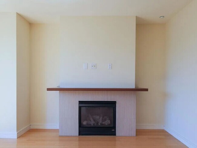 Building Photo - 1725 Washington St