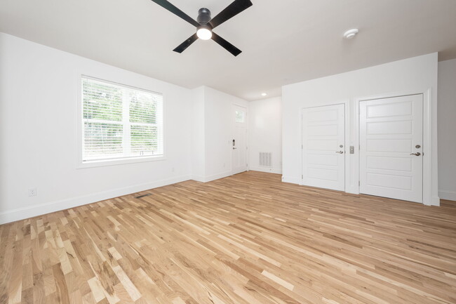 Building Photo - 3801 Lands End Ct