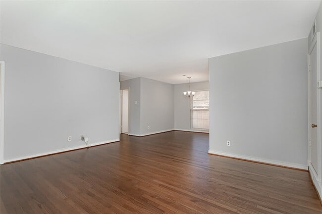 Building Photo - 6556 St Moritz Ave