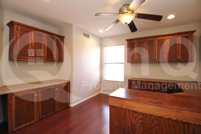 Building Photo - 22633 N Hance Blvd