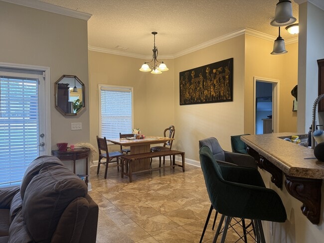 Building Photo - 729 English Oak Dr