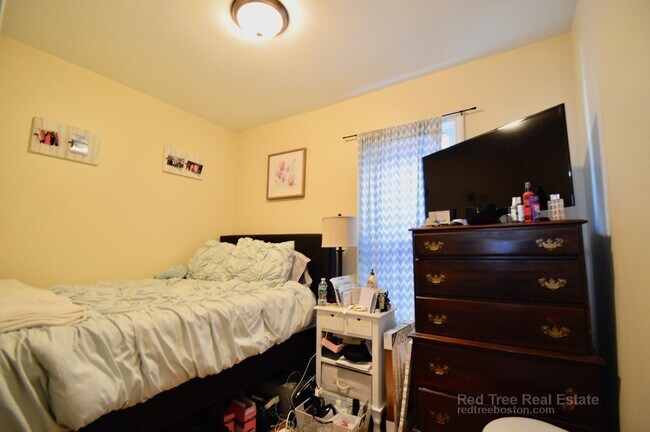 Building Photo - 103 Orleans St