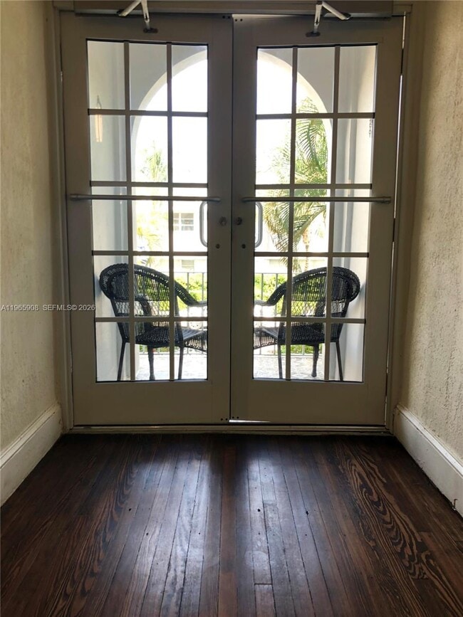 Building Photo - 1618 Michigan Ave