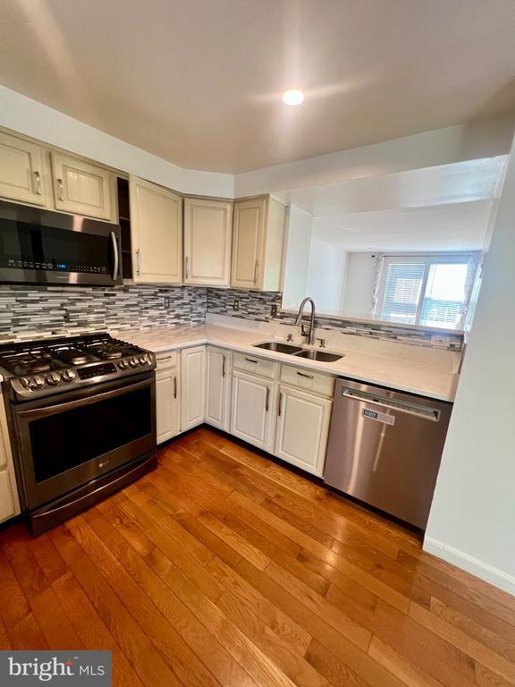 Building Photo - 16851 Toms River Loop