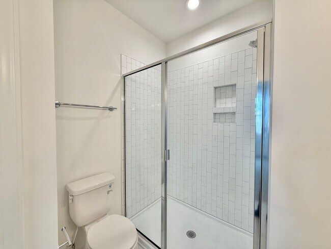 Building Photo - Newly Built 4BD, 3.5BA Northeast Raleigh T...
