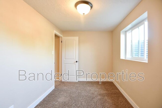 Building Photo - 5513 W Heath Cir