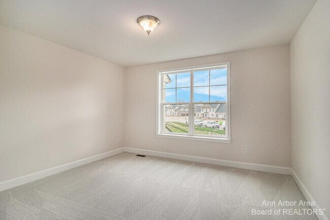 Building Photo - 3343 Roseford Blvd