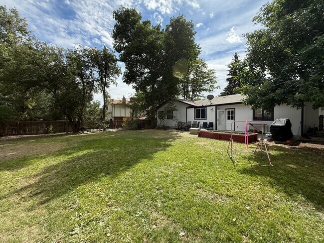 Building Photo - Beautifully Updated Broomfield Home with M...