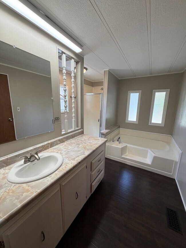 Building Photo - Updated 2 bedroom 2 bath manufactured home