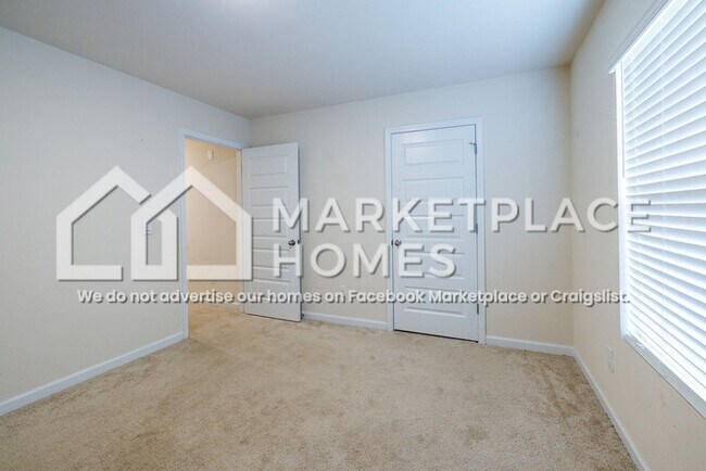 Building Photo - 559 Post Oak Ln