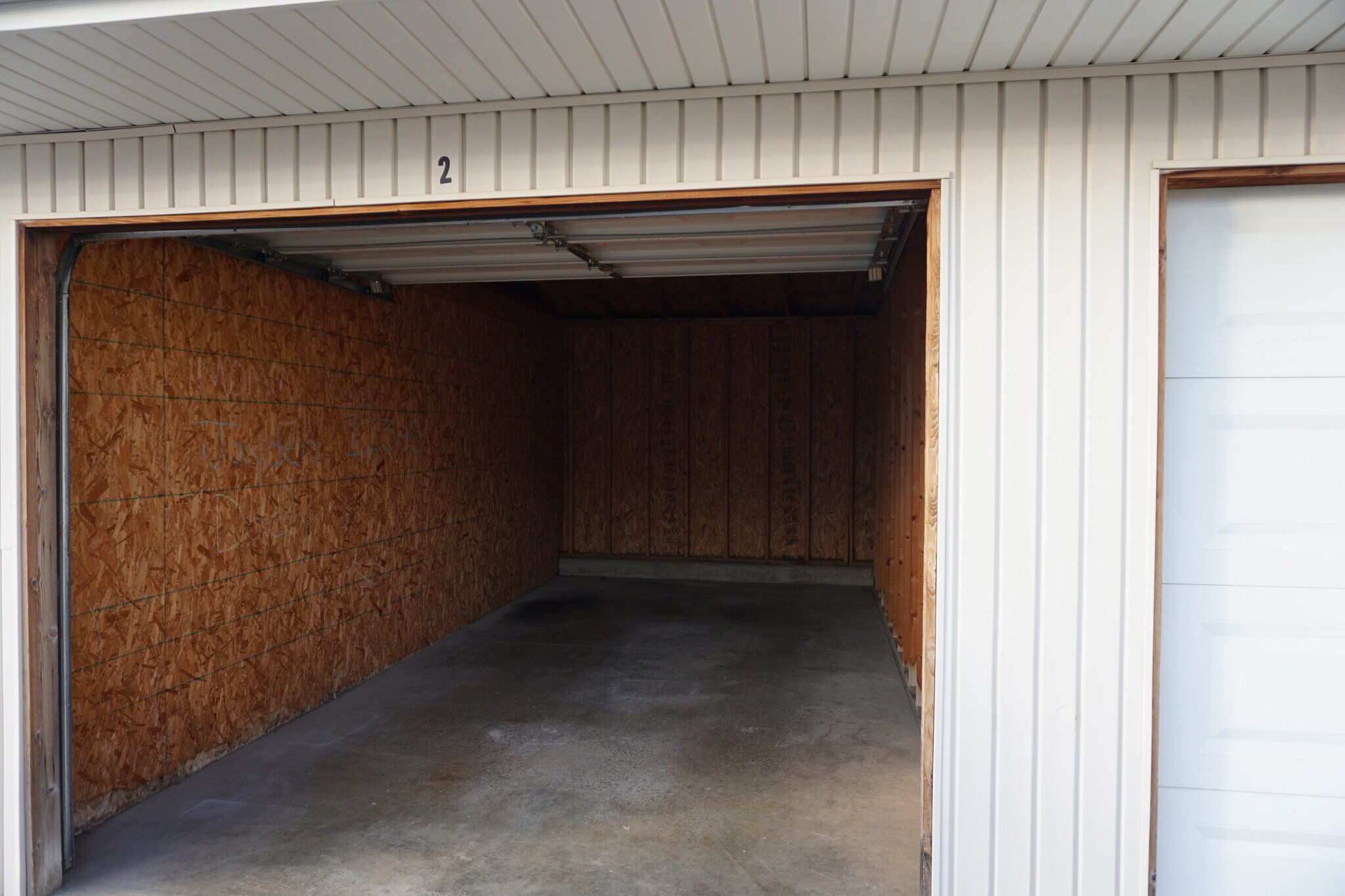 Building Photo - 1400 E Rushmore Dr