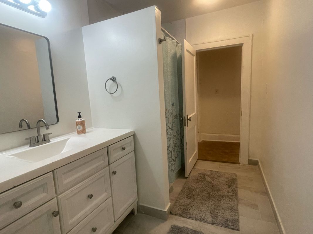 Building Photo - 9611 3rd View St