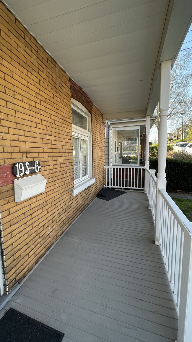 Building Photo - 19 S 6th St