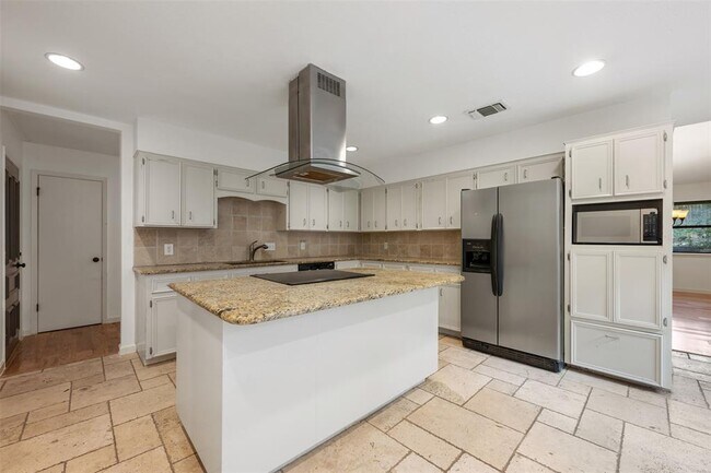 Building Photo - 3138 Honey Tree Ln
