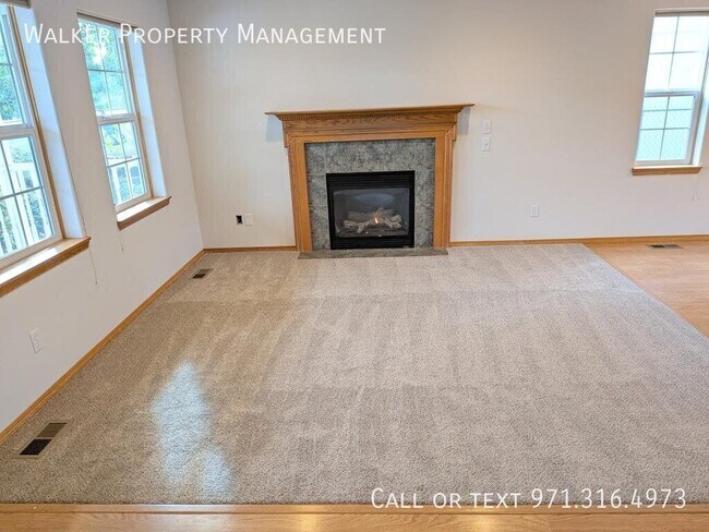 Building Photo - 709 Ella Ct