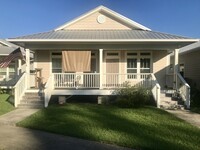 Building Photo - Beautiful 2/1 in Bay St. Louis MS