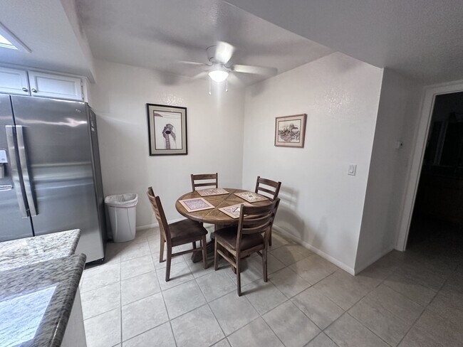 Building Photo - 441 Moser Ave